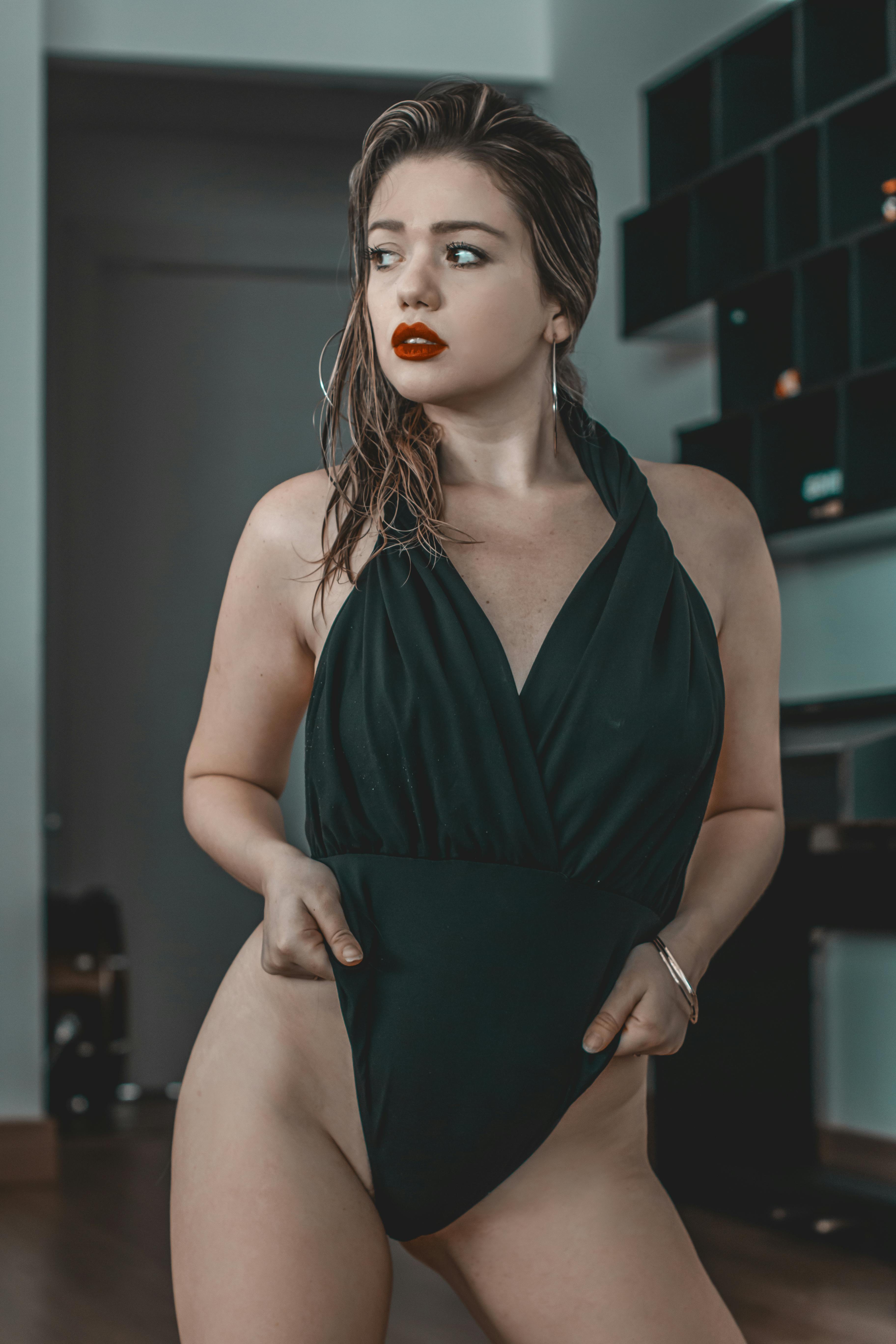 மொரட்டு பந்து மாமி